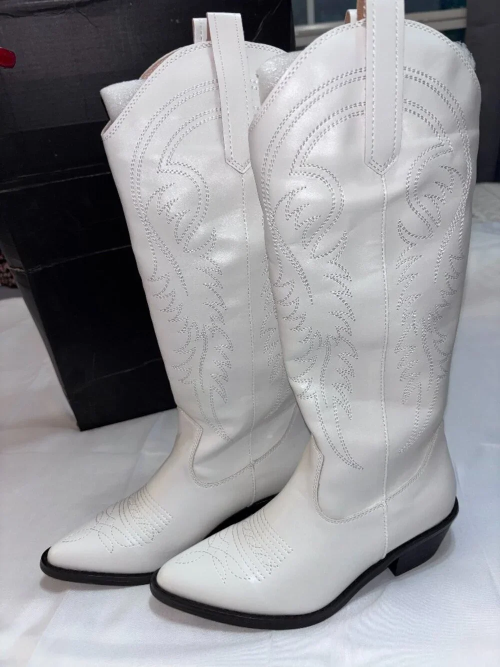 White Western Cowboy Boots Women’s Size 8 Pointed Toe Knee High Embroidered NIB